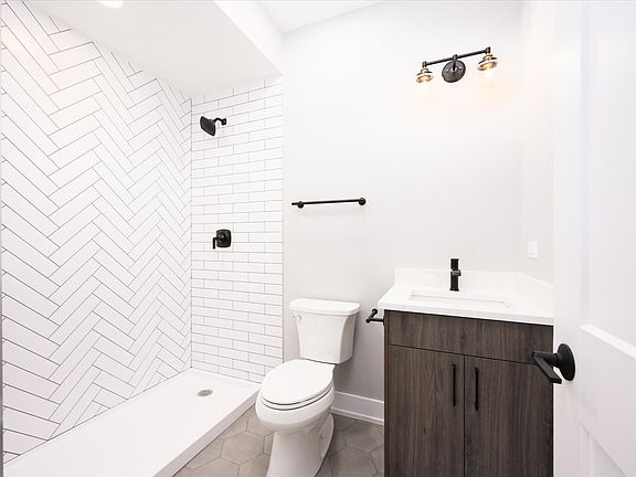 5th image of 4442 S Drexel Blvd #H