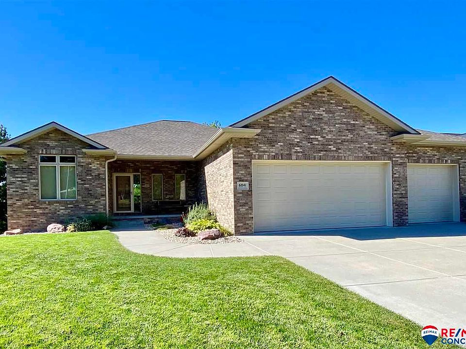 1st image of 6841 Laurent Cir