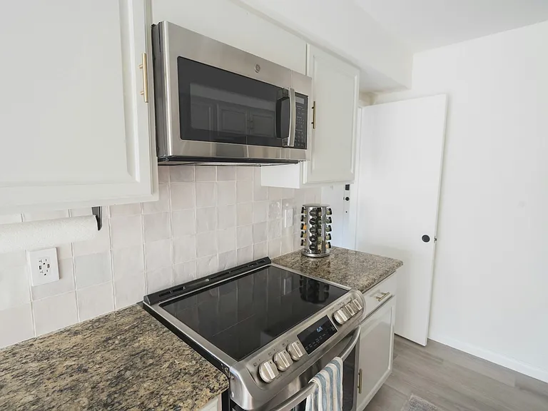1031 Miramonte Dr #2 — Photo 12