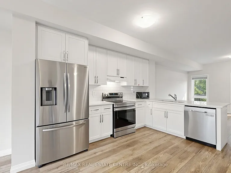 720 Grey St S #55 — Photo 11