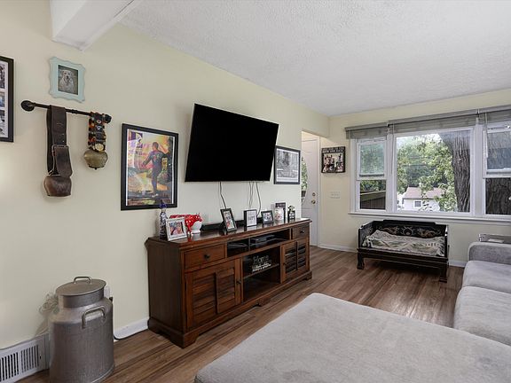 5th image of 3051 Eastwood Dr