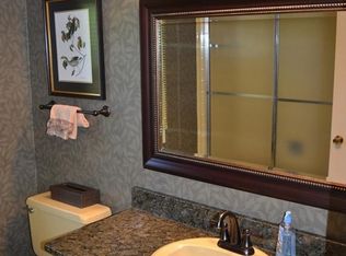 1072 Hickory Hill Dr, Rochester Hills, MI 48309