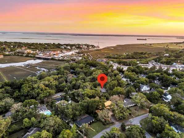 521 Pelzer Dr, Mount Pleasant, SC 29464
