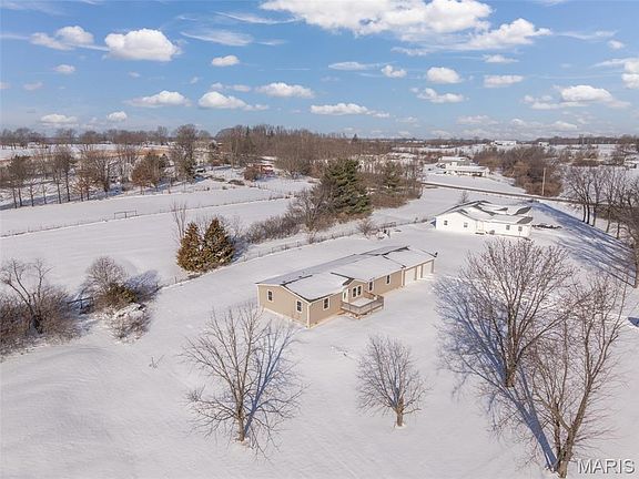 3rd image of 21 Green Valley Dr