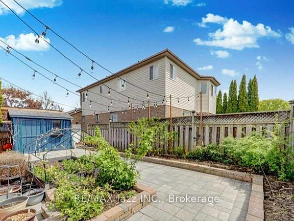 3rd image of 107 Apple Blossom Blvd