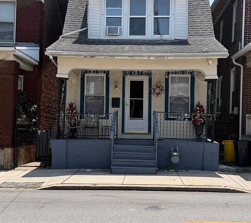 1st image of 310 E College Ave