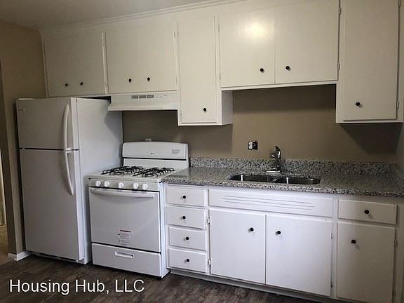 3rd image of 180 Charles St NE APT 7