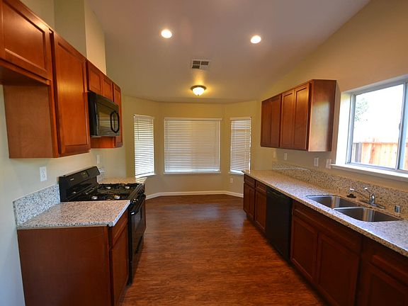 3rd image of 2949 Cashew Ct