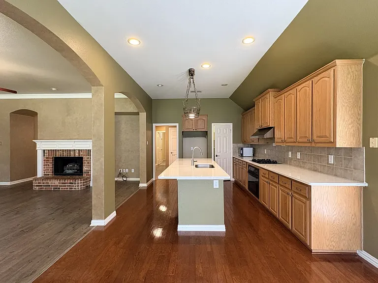 4225 Bonita Dr — Photo 6