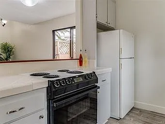1201 Santa Ynez Ave #E — Photo 5