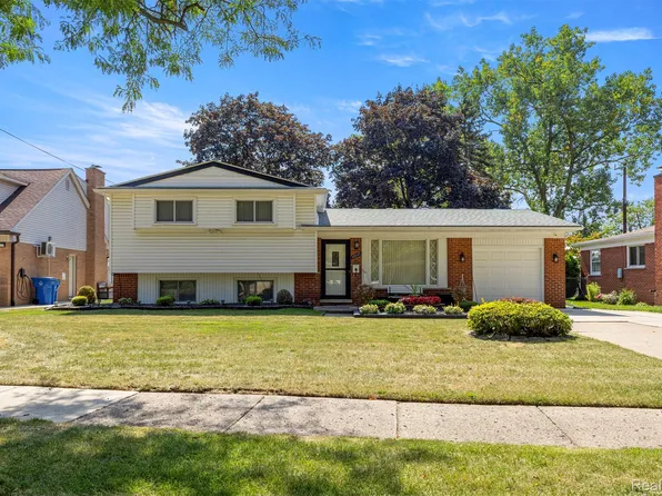 27047 Clairview Dr, Dearborn Heights, MI 48127