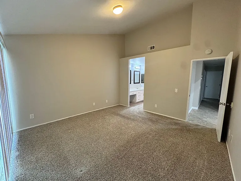 11806 Carlisle Ct — Photo 5
