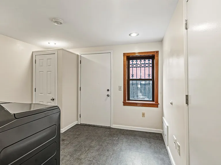 800 Ocean Ave #1 — Photo 23