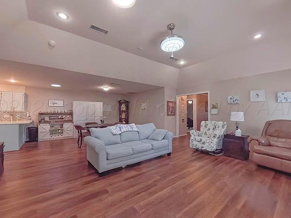 2nd image of 3501 Brennan Gdns