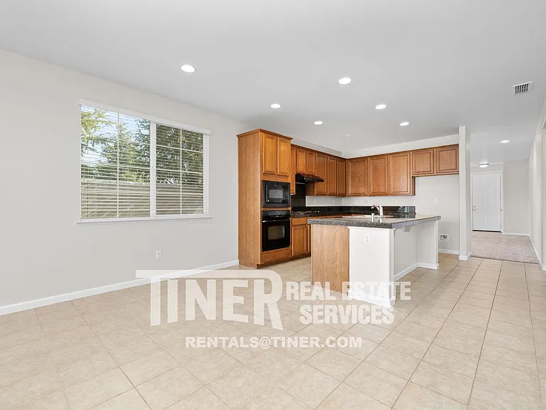 1422 Stoney Cross Ln — Photo 13