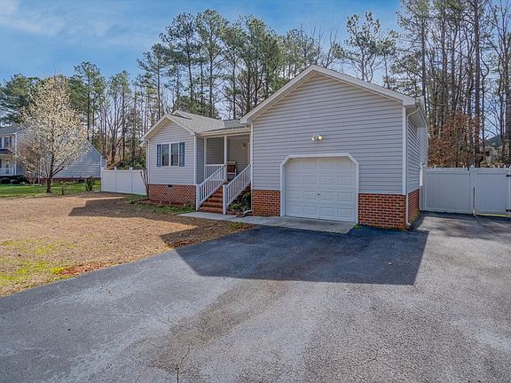 3rd image of 25009 Gilmar Ct