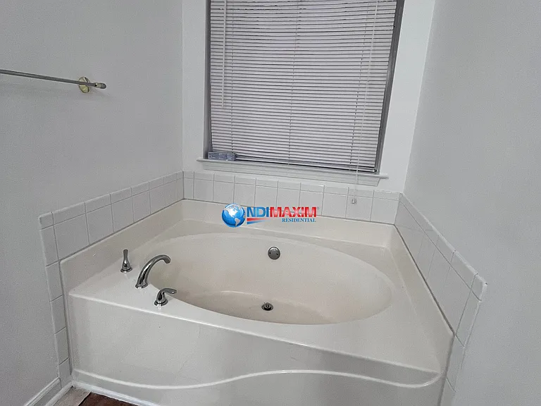 4066 Parkway Cir — Photo 16