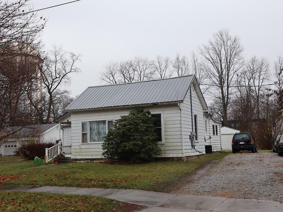 2nd image of 75 W Elm St
