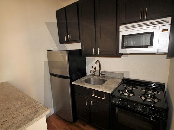 2nd image of 4614 N Paulina St #4614311