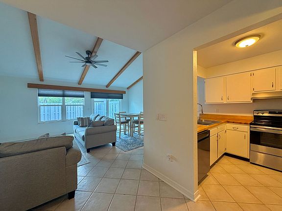 3rd image of 4356 SW 21st Ln