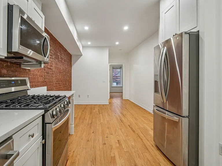 815 Willow Ave #2R — Photo 7
