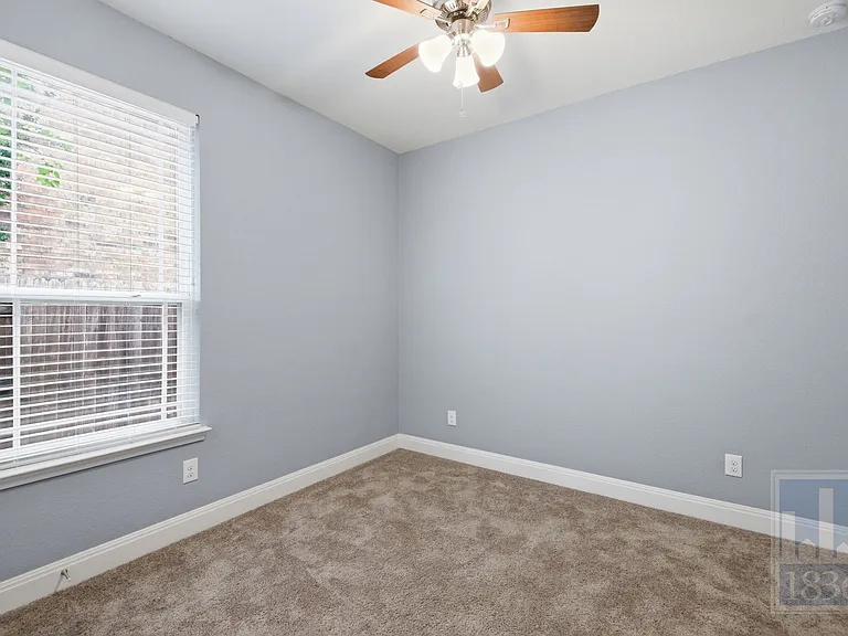 4906 Madrid Dr #T2 — Photo 9