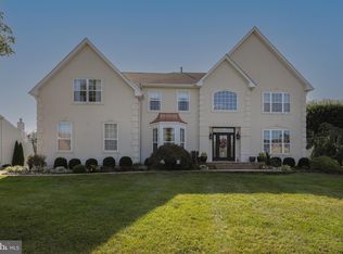 2 Tidewater Ct, Hainesport, NJ 08036