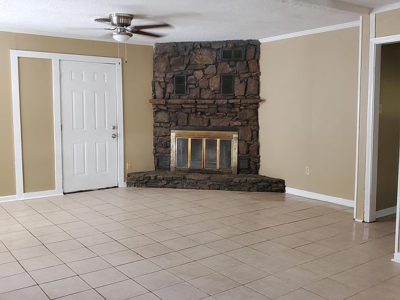 4th image of 7389 Meadowbrook Dr