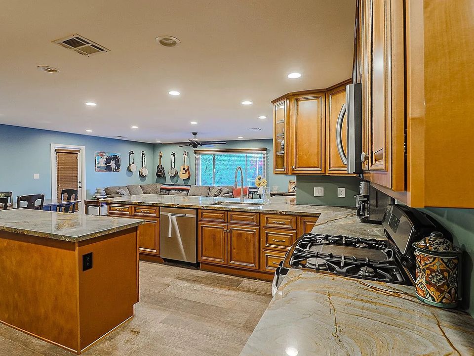 1st image of 1512 E La Jolla Dr