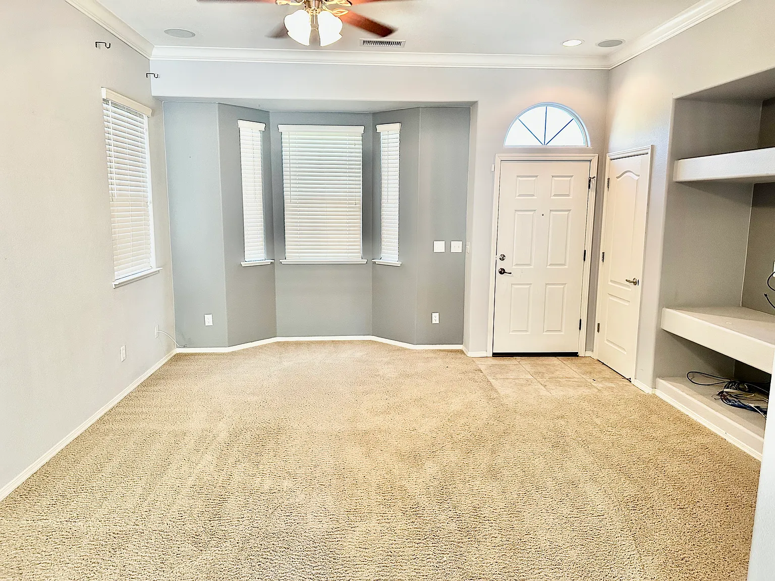 3 bed, 1271 sqft, $2,425 — Photo 3