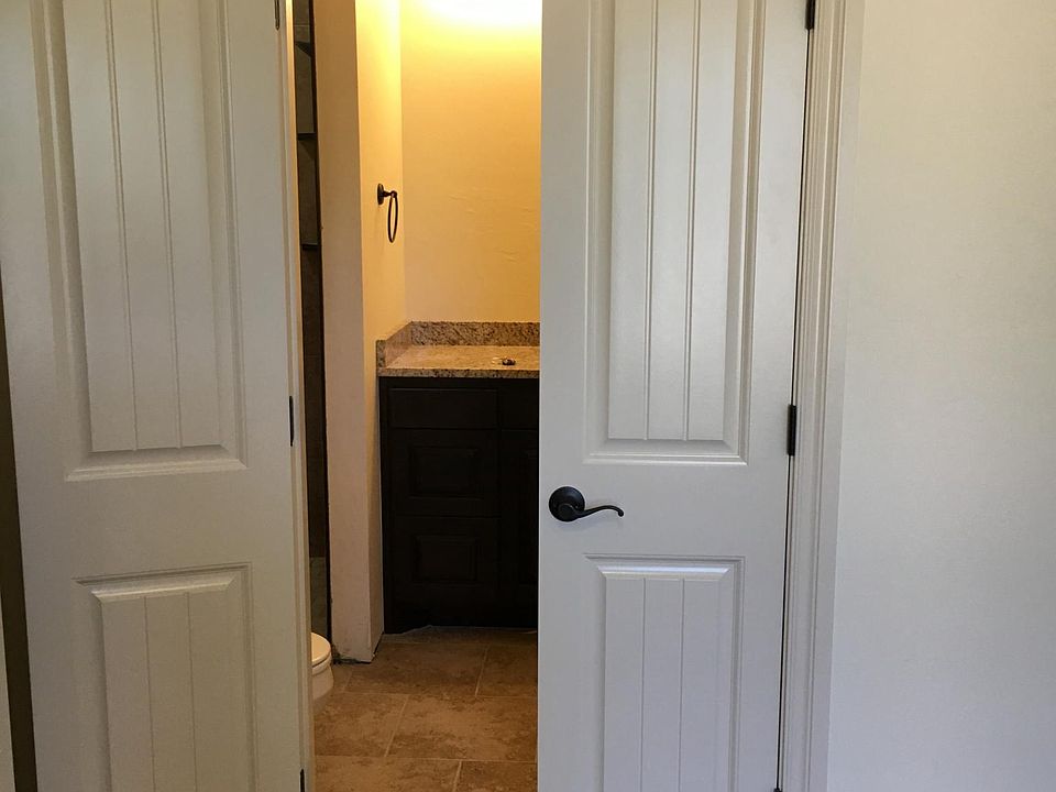 Master Bath w/shower