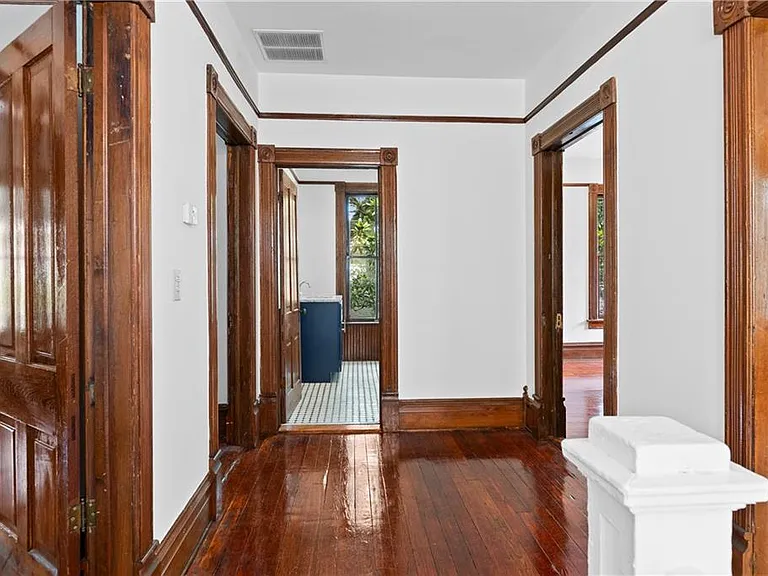 235 Elizabeth St NE #B — Photo 4