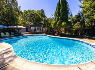 3572 E Clarkston Rd, Oakland, MI 48363