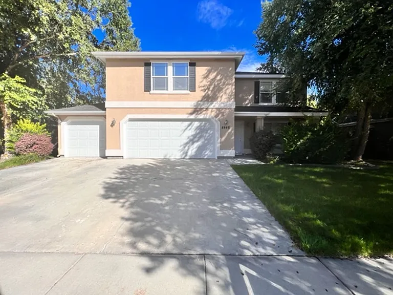 4448 N Heritage Woods Way — Photo 1
