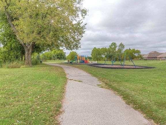 Park entrance off 91st St. 