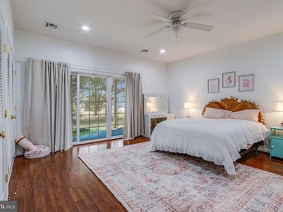 5th image of 23539 Devonshire Rd #75