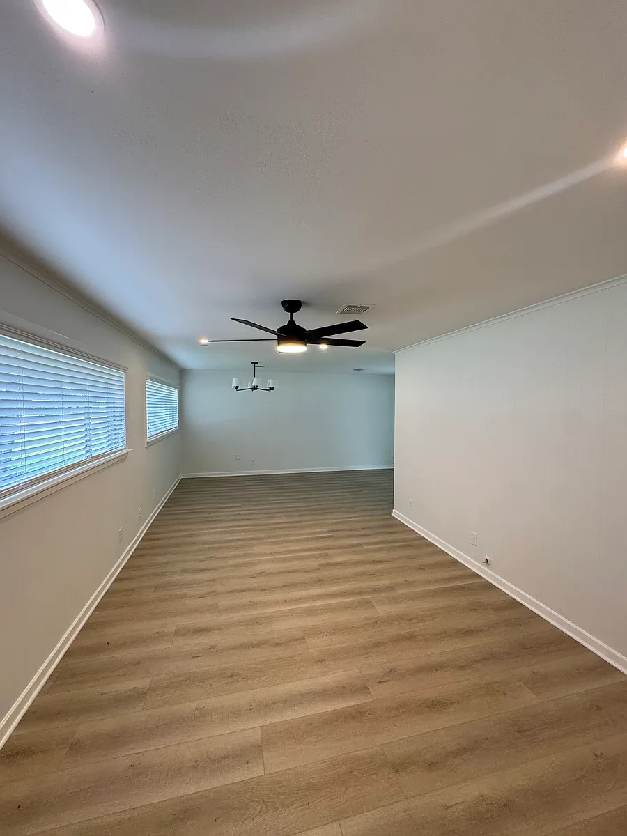 Building Photo - 7102 Sharpview Dr