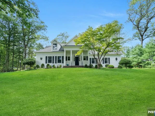 83 Chestnut Ridge Rd, Saddle River, NJ 07458