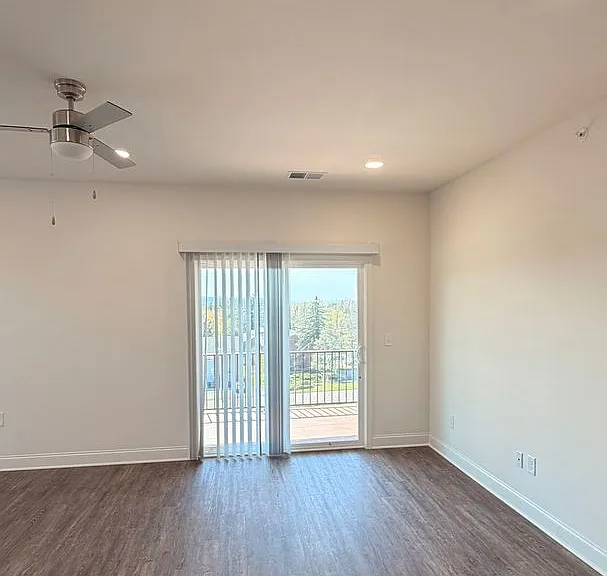 703 E Clay St — Photo 9