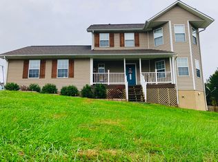 6826 Rambling Brooks Ln, Knoxville, TN 37918