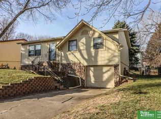 4652 N 127th St, Omaha, NE 68164