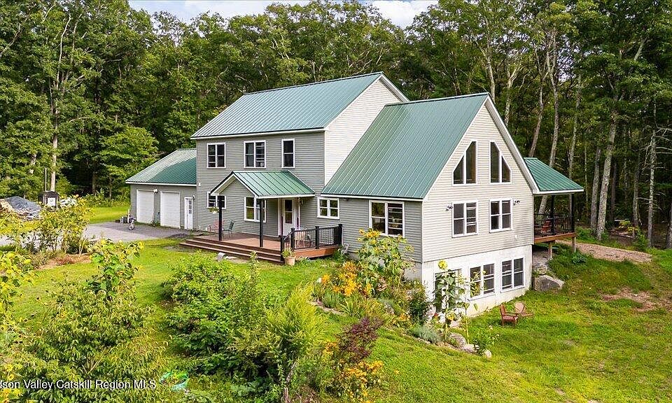 1st image of 325 Woods Road