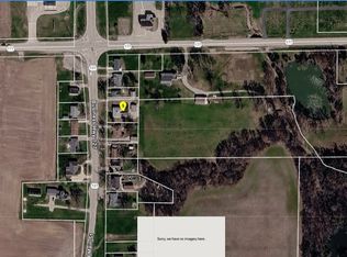 762 N Main St, Nashville, IL 62263