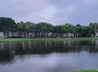 2452 Centergate Dr APT 103, Hollywood, FL 33025