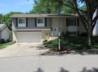 7416 Baldwin Ave, Lincoln, NE 68507