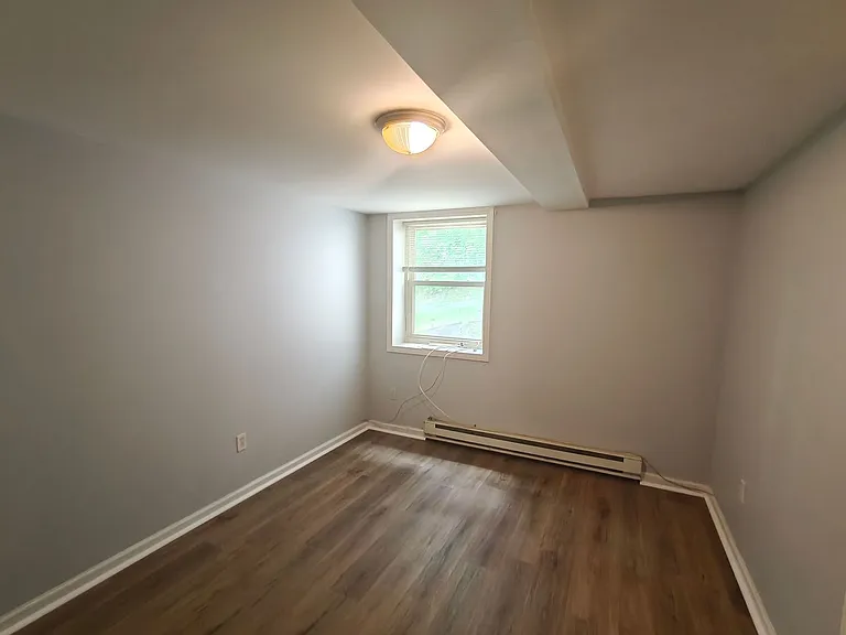 14 Edgewood Rd #13 — Photo 4