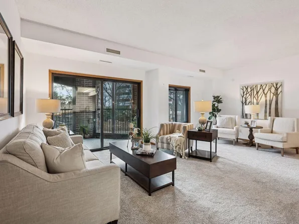 1235 Yale Pl APT 207, Minneapolis, MN 55403