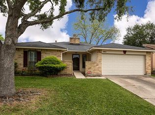 15911 Eastcape Dr, Webster, TX 77598