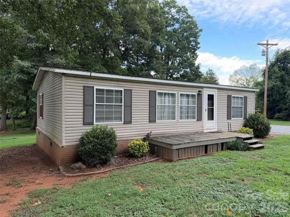 2932 Loop Rd, Lincolnton, NC 28092