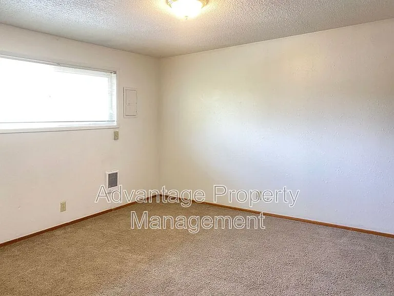 365 E Jackson St #7 — Photo 8